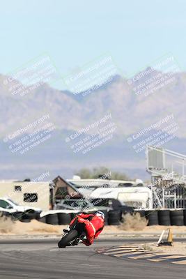 media/Nov-16-2025-Race Pace (Sun) [[8c5fa54630]]/Non Verified Riders (1st 20 Minutes)/4-Turn 16 (1116am)/